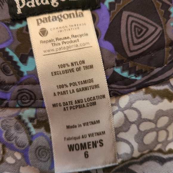 Patagonia Floral/Geometric Shorts in Size 6 - Picture 8 of 9